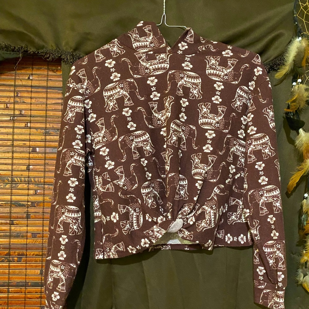 A elephant cropped hoodie